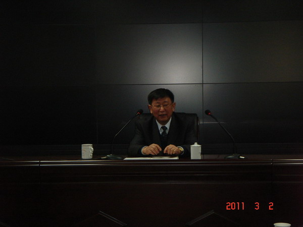 集團董事席華武總經理、王重樂副總經理，集團書記張正山親臨培訓現場為大家授課